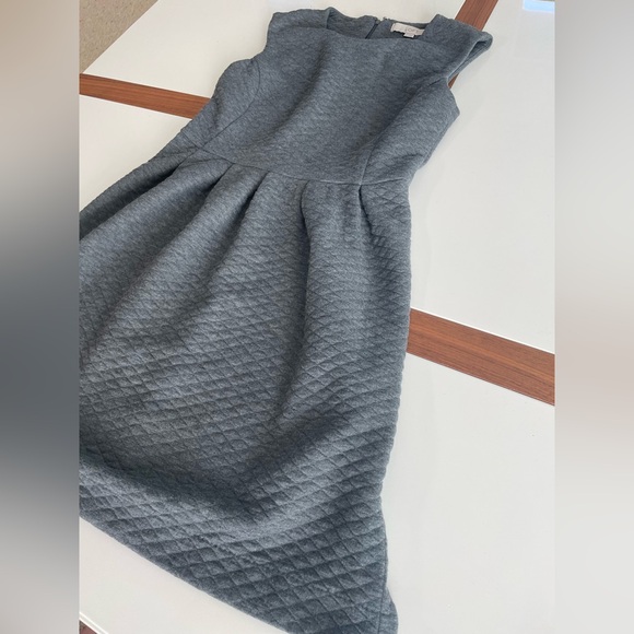 LOFT Sleeveless Quilted Gray Sweater Dress Size 2 - Picture 2 of 5